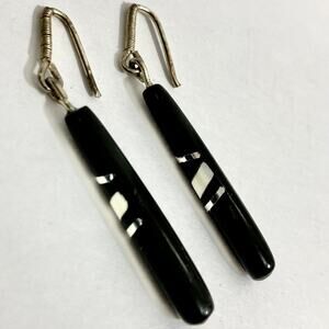 Black silver resin pierced Earrings, lightweight modern style fashion jewelry
